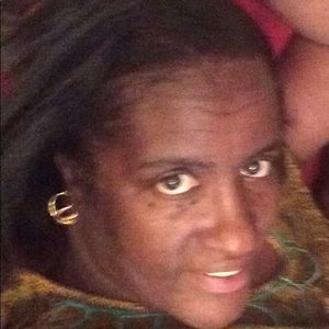 Meet your Posher, Nora